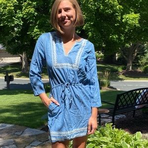 Tie waist and pockets, we love it